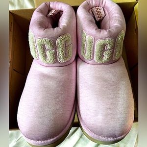 NWT Classic Mini Fur Jersey Cozy pink boots